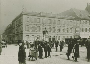 Vergrößerte Ansicht von Das alt eingeführte Hotel Portugal muss 1899 dem Neubau der Börse weichen