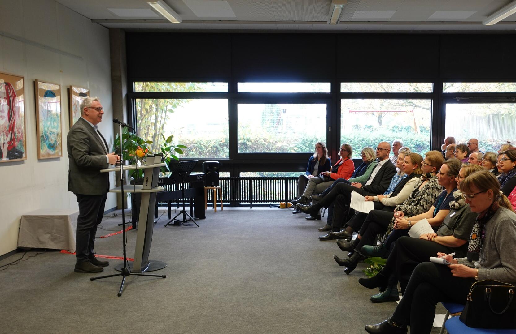 50 Jahre Stadtteilbibliothek Vogelstang BM Riehle neu