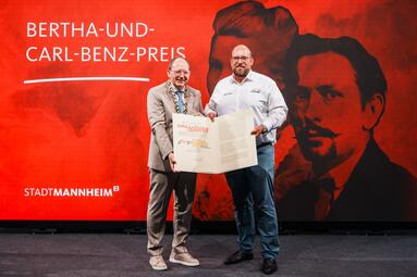 Vergrößerte Ansicht von Verleihung des Bertha-und-Carl-Benz-Preises 2023 an Formula Student Germany e. V. / Wettbewerb Formula Student Driverless Cup (01)