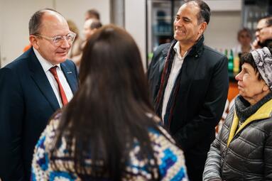 Vergrößerte Ansicht von Einbürgerungsfeier 2024: Gespräch mit Oberbürgermeister Specht