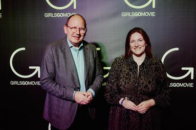 Vergrößerte Ansicht von Der Mannheimer Oberbürgermeister Christian Specht und die rheinland-pfälzische Staatsministerin Katharina Binz bei der GIRLS GO MOVIE-Jubiläumsfeier 2024