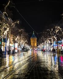 Vergrößerte Ansicht von Weihnachtsbeleuchtung der Planken