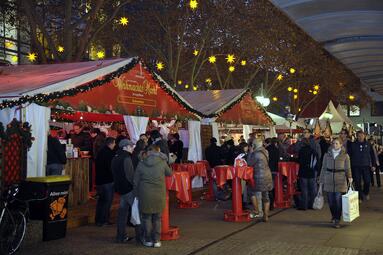 Vergrößerte Ansicht von Silvestermarkt