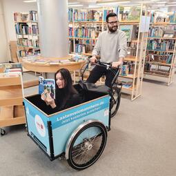 Vergrößerte Ansicht von In Kooperation mit dem Dein Lastenvelo Mannheim e.V. war die Zentralbibliothek auch in diesem Jahr Ausleihstation für ein Lastenfahrrad.