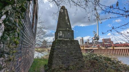 Vergrößerte Ansicht von Das Rätsel um den Standort der &quot;Pyramide&quot; im Mannheimer Industriehafen