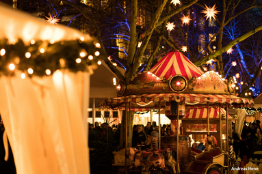 Vergrößerte Ansicht von Weihnachtsmarkt auf den Kapuzinerplanken