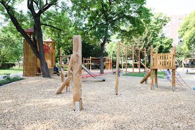 Vergrößerte Ansicht von Spielplatz im Lauergarten