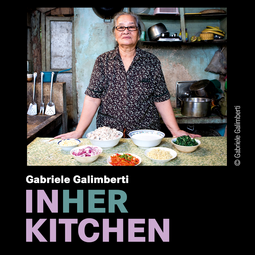 Vergrößerte Ansicht von Gabriele Galimberti: In Her Kitchen