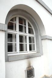 Vergrößerte Ansicht von Bürgerdienst Käfertal defekte Fenster