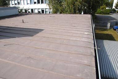 Vergrößerte Ansicht von Jugendhaus Hochstätt defektes Dach