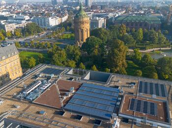 Neue PV Anlage auf dem Dach der Kunsthalle