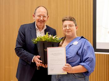 Oberbürgermeister Christian Specht und Kristin Pelzer, Leitung des Bereichs PLUS for Refugees und Teil der Geschäftsführung